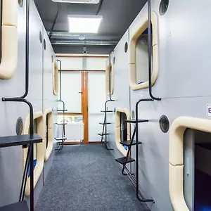 Av-1 Capsule Hotel kapsułowy